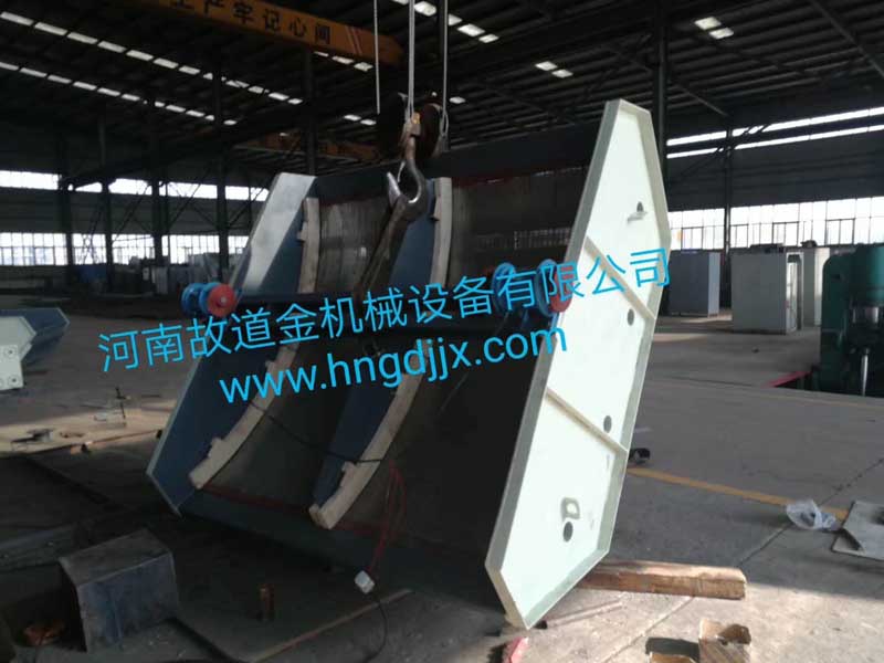 故道金公司**可翻轉(zhuǎn)振動弧形篩在山西某洗煤廠作業(yè)